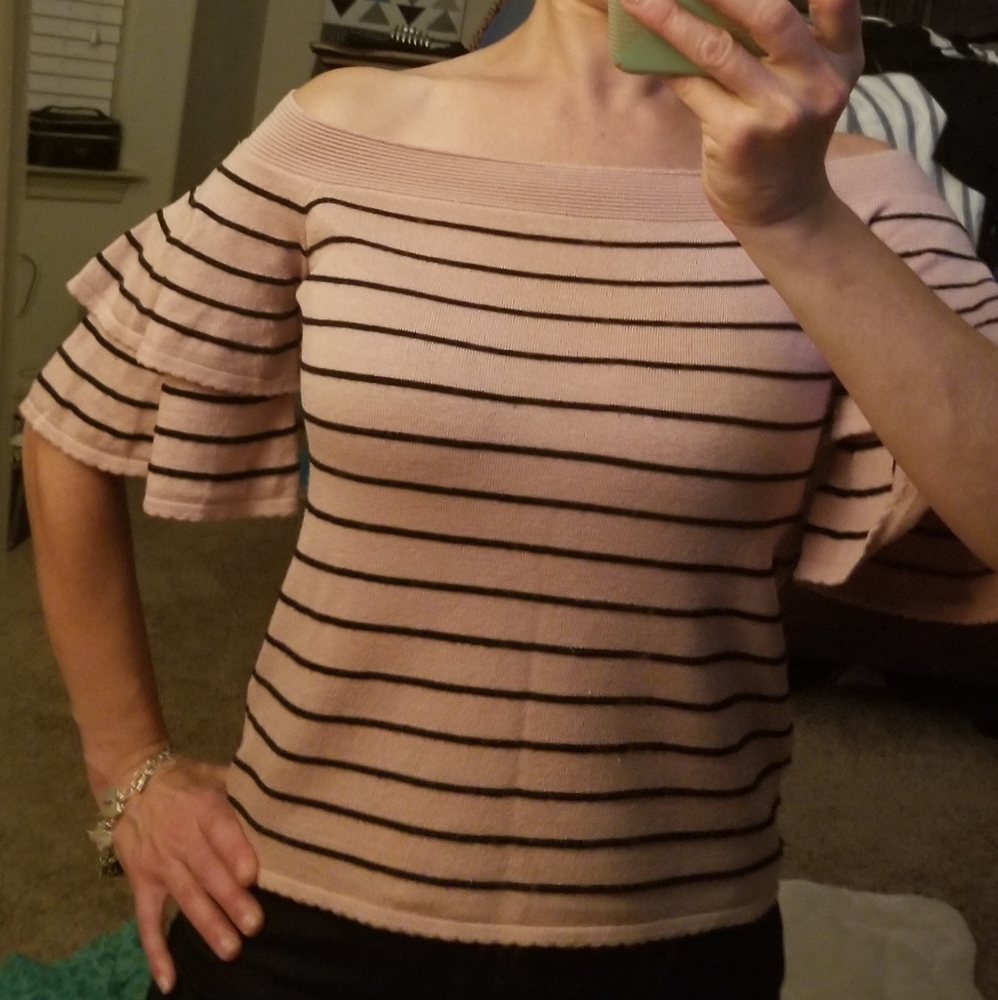B.B.Dakota Ruffled Sleeve Knit Top - Picture 1 of 9